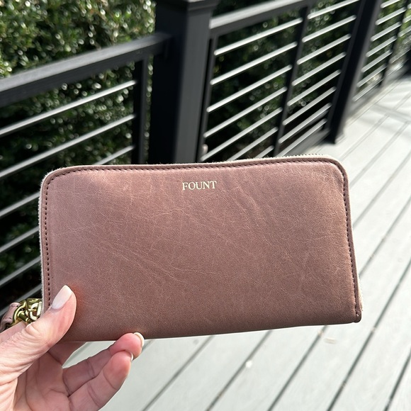 FOUNT Cettie Accordion Wallet in Ballet Slipper - Picture 7 of 14